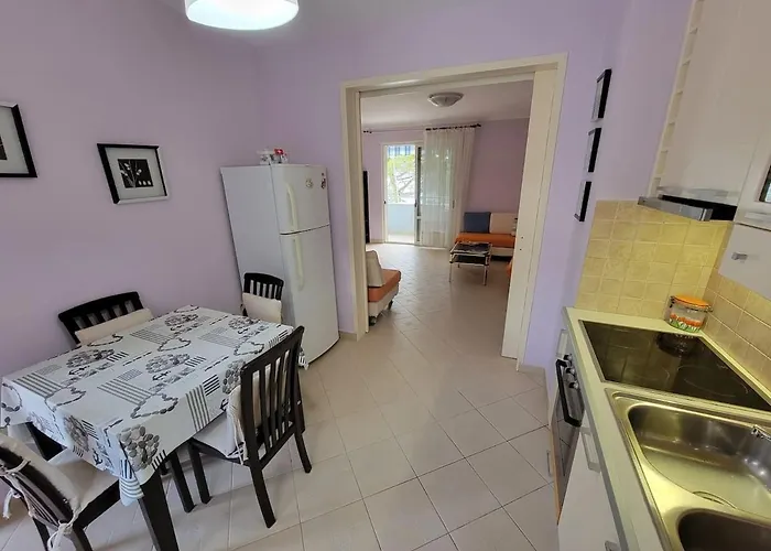 Beko - With Sea View In Apartmán